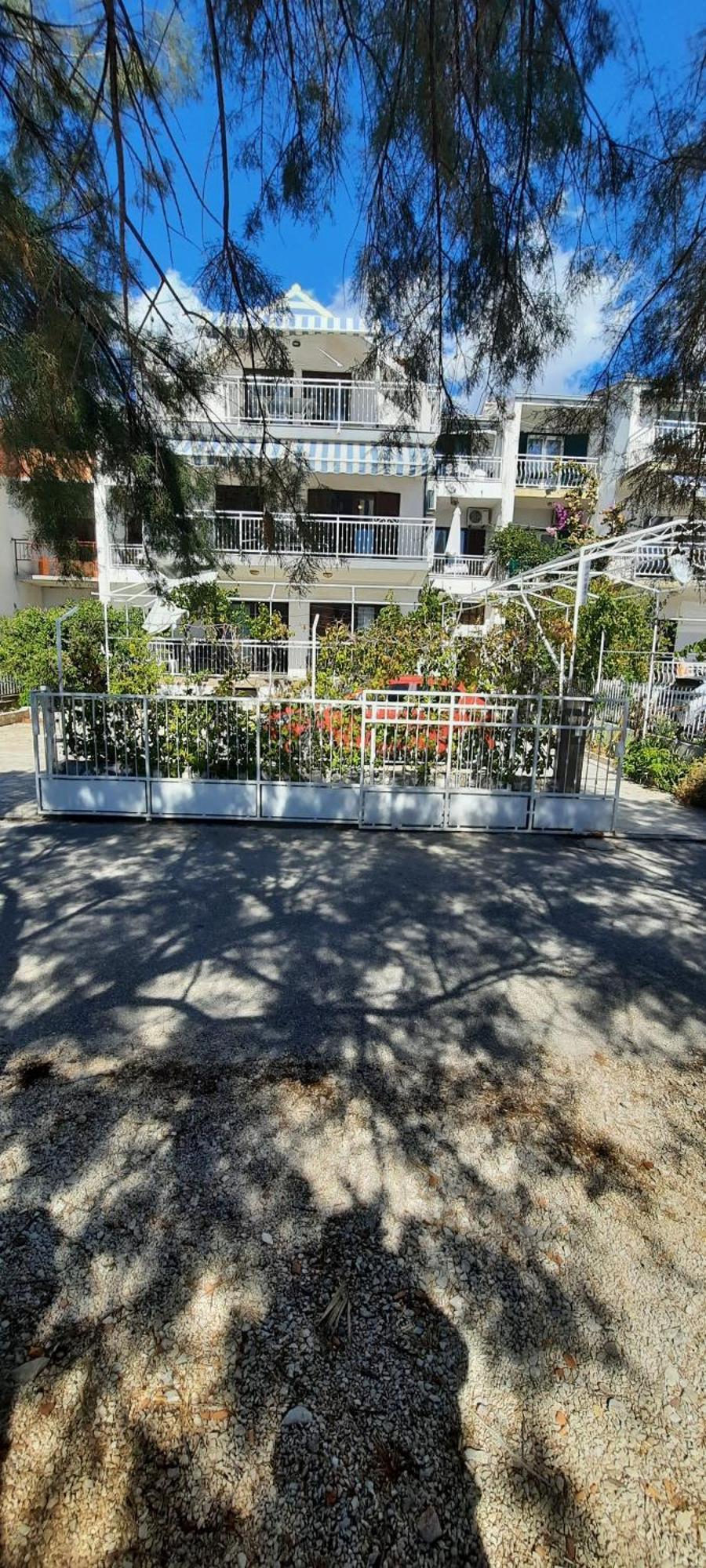 Apartments Ana Bilota Сегет Враница Екстериор снимка
